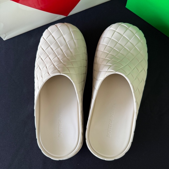 BOTTEGA VENETA 741339 Beebee White Rubber Sandals Clogs, Size 41 - Picture 6 of 8